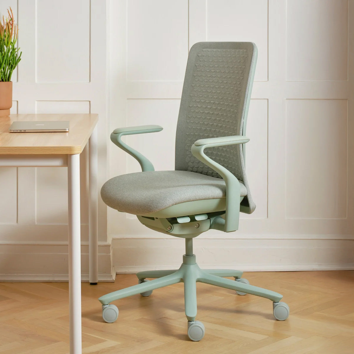 Model 92 Ergonomic Office Chair | Teal (Monochromatic)